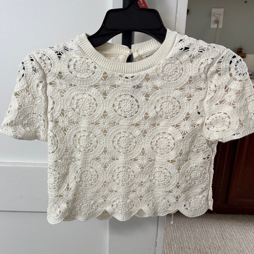 Abercrombie & Fitch Cream Crochet Lace Crop Top